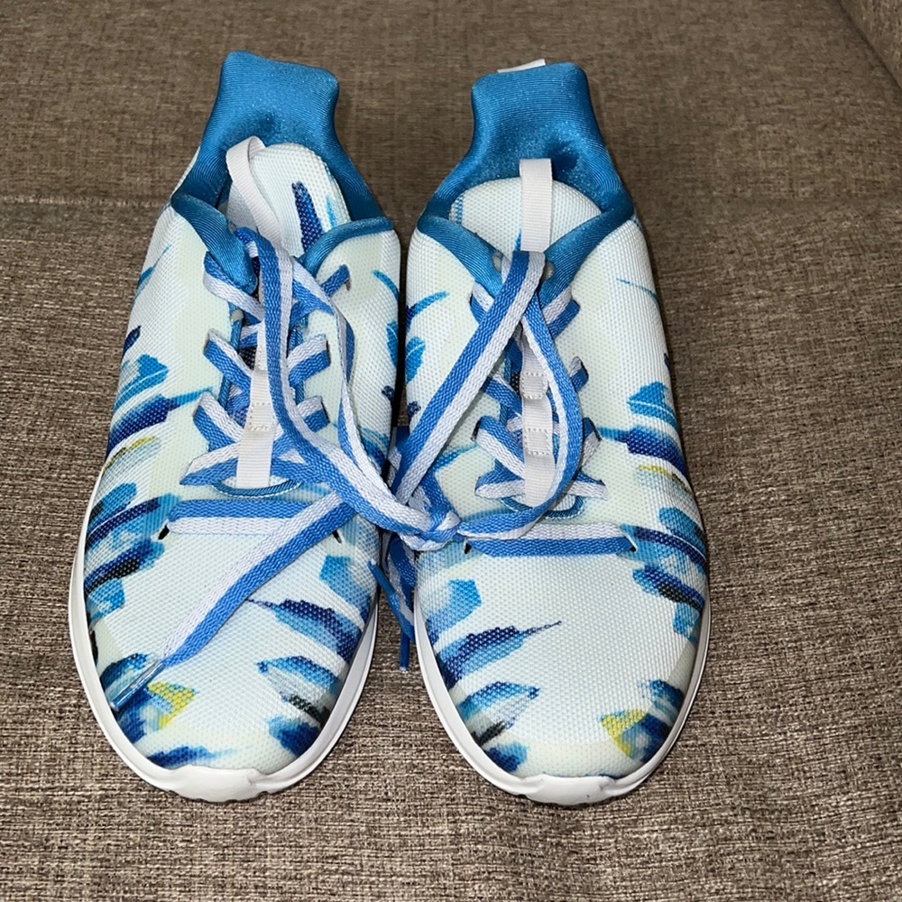 Size 10 (Euro 43) Soulsfeng New York Skyline Sneaker.